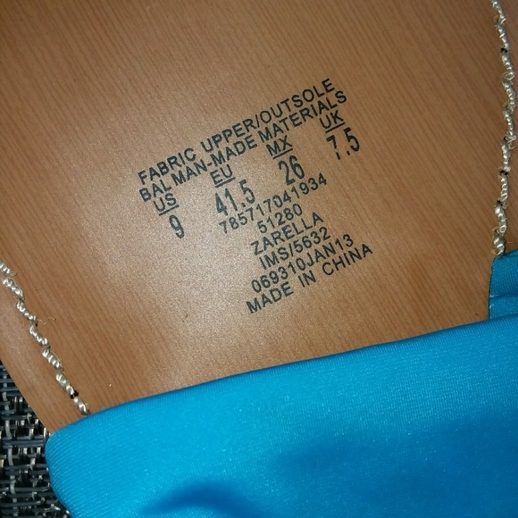 Never Worn Women's Bongo Thong Sandals - Picture 2 of 3